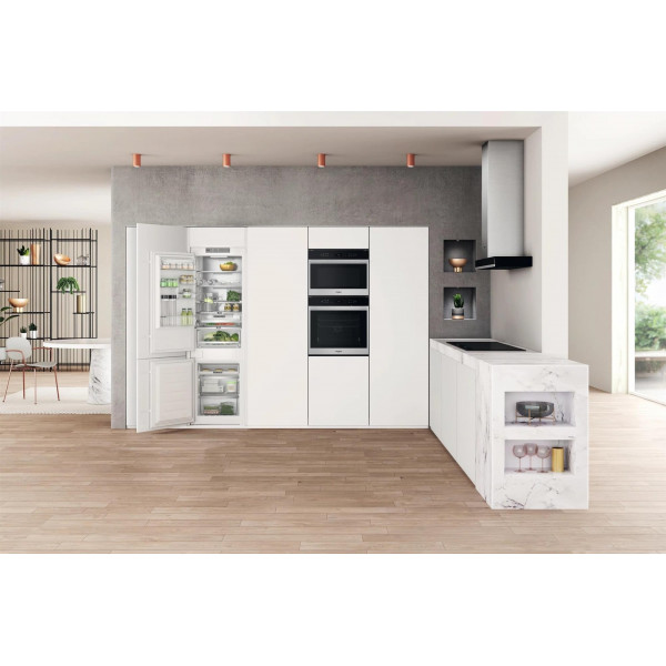 Вбудований холодильник Whirlpool WHC18T573