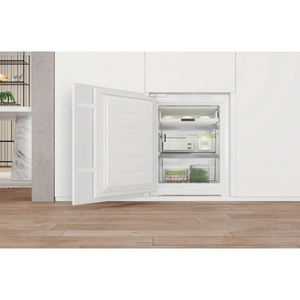 Вбудований холодильник Whirlpool WHC18T573