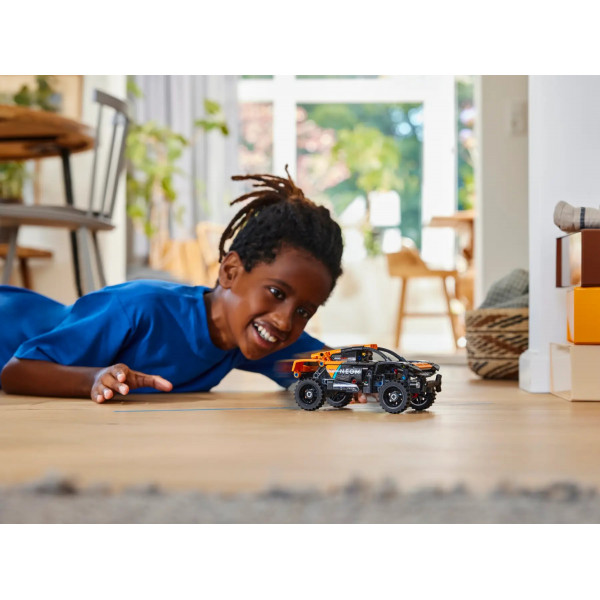 Конструктор LEGO Technic Автомобіль для перегонів NEOM McLaren Extreme E (42166)