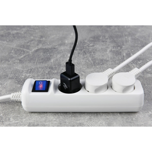 Фільтр живлення 2E (2E-U03ESM1.5) 3 розетки, 1.5 м, White