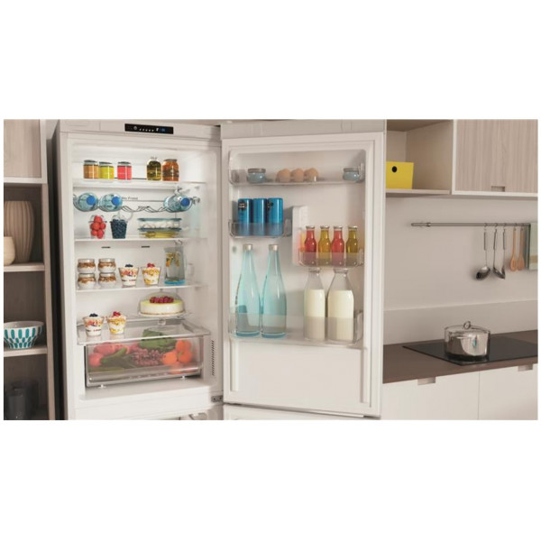 Холодильник Indesit INFC8 TI21 W0