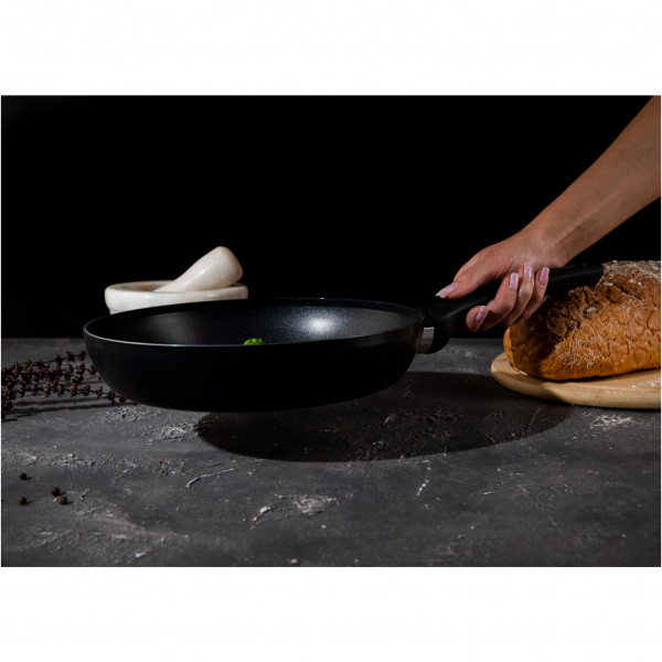 Сковорода Tefal Resist Essential 24 см (C3940432)