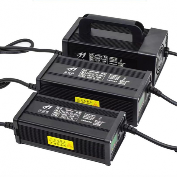 Зарядний пристрій для акумуляторів Li-ion 67,2V, 20A, 185x88x60mm