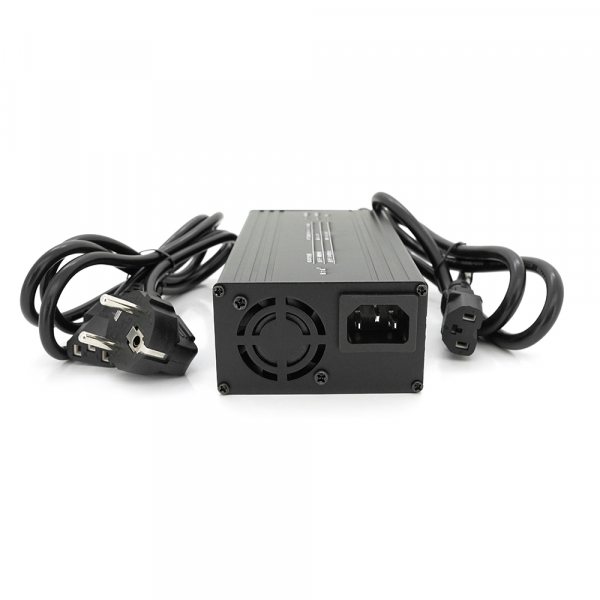 Зарядний пристрій для акумуляторів LiFePO4 12V(14,6V),4S,15A, роз'єм С13,137x90x50mm