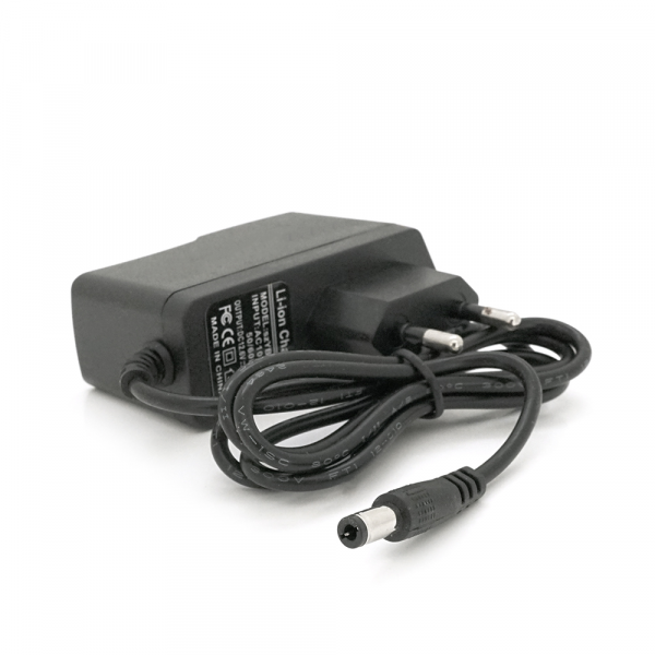 Зарядний пристрій для акумуляторів Li-ion 12V(12,6V,штекер 5,5,BOX)