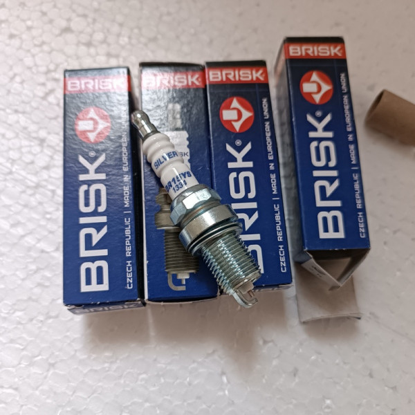 Свічки запалювання ВАЗ, Chery, Daewoo, Citroen, Opel 16клап двигуни (Silver DR15YS.1K) Brisk під газ