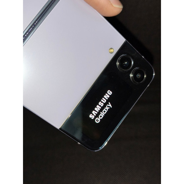 Смартфон Samsung Galaxy Z Flip4 8/128GB (б/в) (trade in)