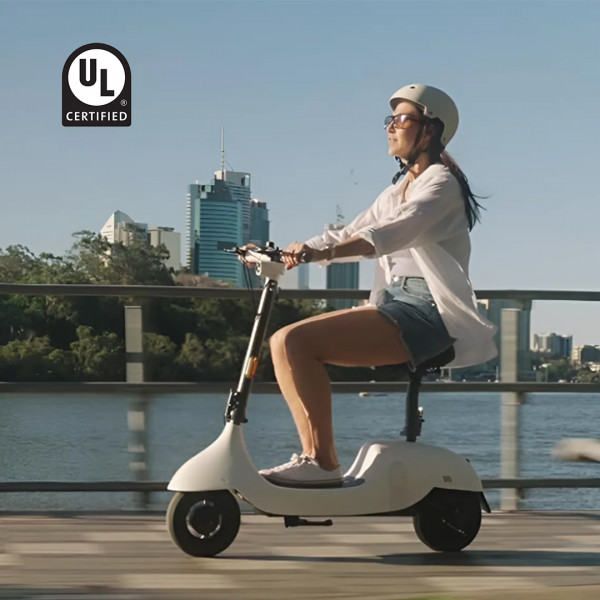 Електросамокат з сидінням OKAI Ceetle PRO EA10C Білий 10', 350(900)W, 25Km/h, 10,4Ah, 55Km, 20%, NFC, App.29kg