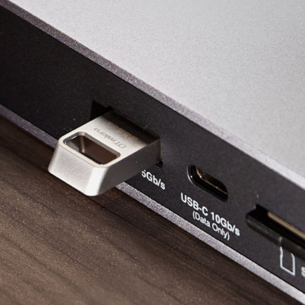 Флеш-накопичувач Kingston USB 3.2 DT Micro 64GB (200Mb/s)
