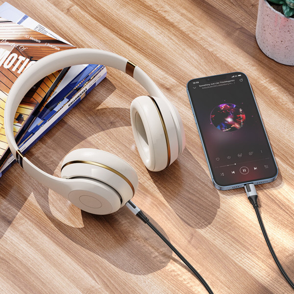Аудіокабель BOROFONE BL19 Creator digital audio conversion cable iP Black