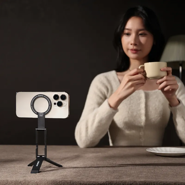 Тримач телефона Ulanzi MA60 Foldable Magnetic Phone Tripod (Red) (S038)