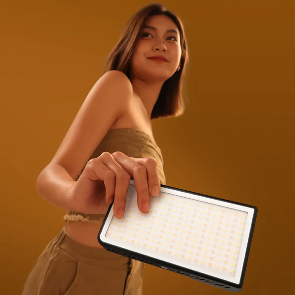 Відеосвітло Ulanzi LM-P40RGB Portable Video Light 40W RGB (L130)