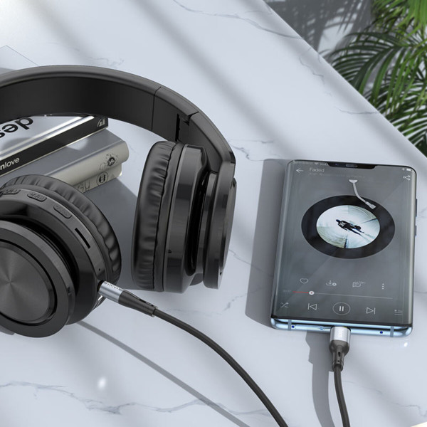 Аудiокабель HOCO UPA22 Type-C silicone digital audio conversion cable Чорний