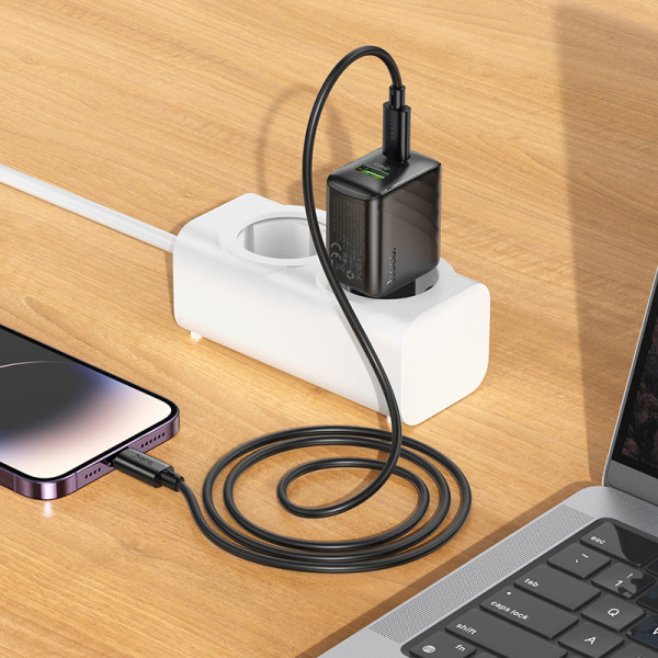 Мережевий зарядний пристрій HOCO CS25A Rico PD20W+QC3.0 charger Black (6942007639781)