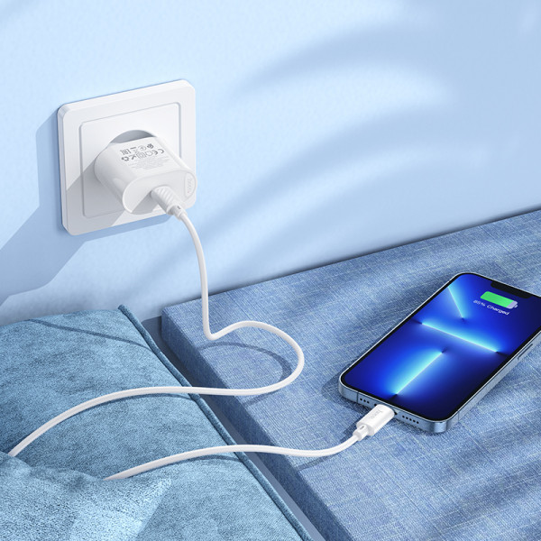 Мережевий зарядний пристрій з кабелем HOCO C109A(PD20W) Fighter single port PD20W charger set(C to iP) White (6942007656665)