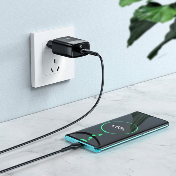Мережевий зарядний пристрій HOCO C72Q Glorious single port QC3.0 charger set(Type-C) 18W Чорний
