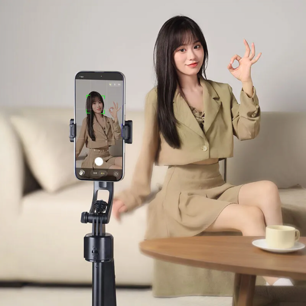 Штатив з автоматичним стеженням Ulanzi TT23 Auto-Tracking Selfie Stick Tripod Black (T168A)