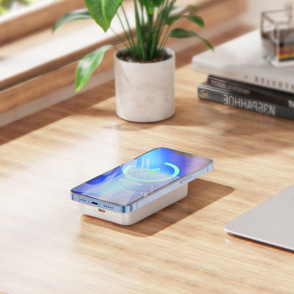 Зовнішній акумулятор BOROFONE BJ25 Plus Reach PD20W magnetic wireless fast charging power bank(10000mAh) Білий