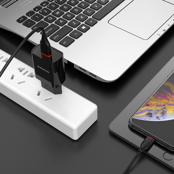 Мережевий зарядний пристрій BOROFONE BA20A Sharp single port charger set(Lightning) 10.5W Чорний