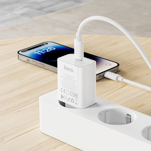 Мережевий зарядний пристрій HOCO C143A Benefit single port PD20W charger set(C to iP) White (6942007652070)