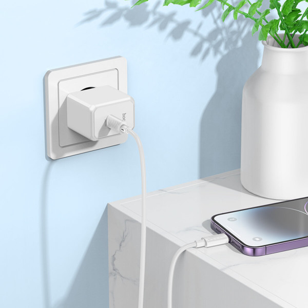 Мережевий зарядний пристрій HOCO CS13A Ocean single port PD20W charger Білий