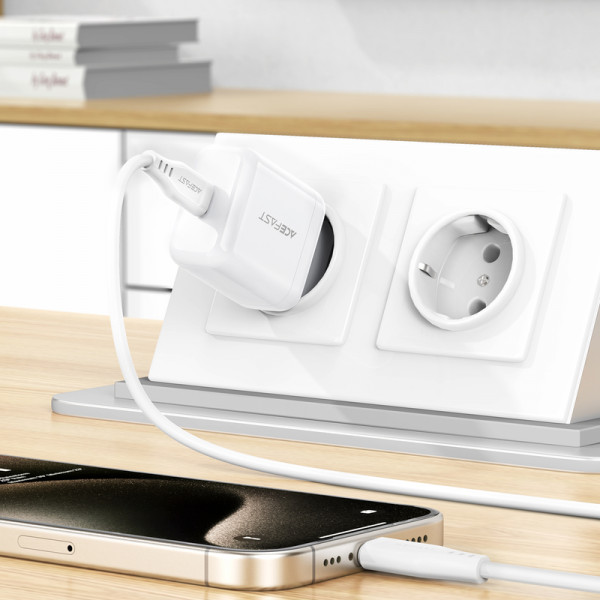 Мережевий зарядний пристрій ACEFAST A130 PD20W single USB-C charger White (6974316284659)