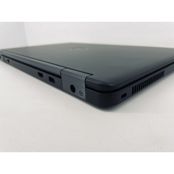 Б/У Ноутбук Dell Latitude E5550 FHD (i5-5200U/8/128SSD) - Class B