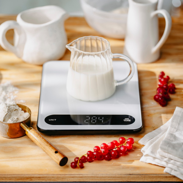 Ваги кухонні Adler AD 3177 white black електронні/ 10кг/ г; мл, унція/ USB type C/ автовимкнення