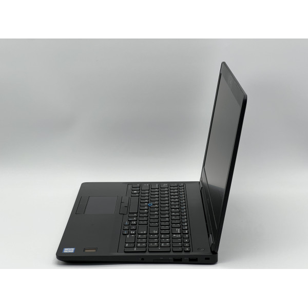 Ноутбук Dell Latitude E5570, i5-6300U, 16 GB, 240 GB, Intel HD Graphics 520, 1366x768, TN  БУ