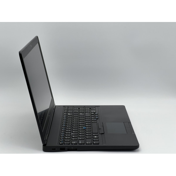 Ноутбук Dell Latitude 5590, i5-8250U, 16 GB, 240 GB, Intel UHD 620, 1920x1080, IPS  БУ