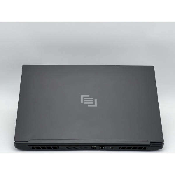 Ноутбук Maingear Vector PRO 2 17, i9-12900H, 32 GB, 960 GB, NVIDIA GeForce RTX 3080 Ti, 2560x1440, IPS  БУ