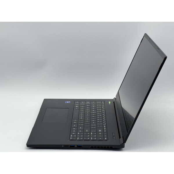 Ноутбук Maingear Vector PRO 2 17, i9-12900H, 32 GB, 960 GB, NVIDIA GeForce RTX 3080 Ti, 2560x1440, IPS  БУ
