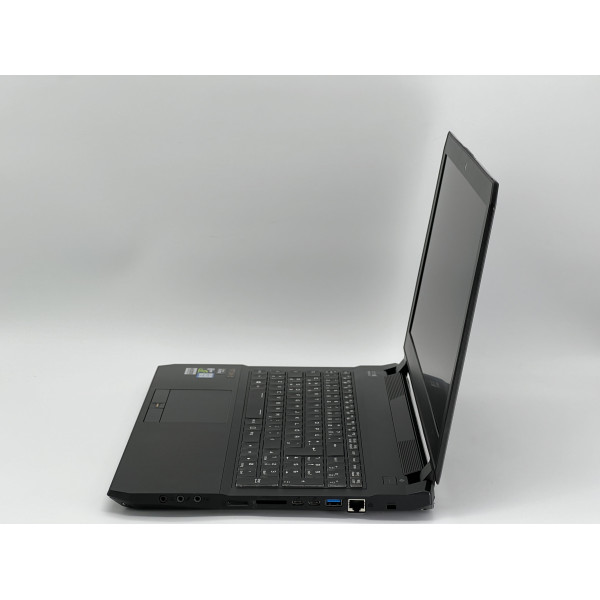 Ноутбук Schenker P651RP6-G, i7-6700HQ, 16 GB, 480 GB, NVIDIA GeForce GTX 1060, 1920x1080, IPS  БУ