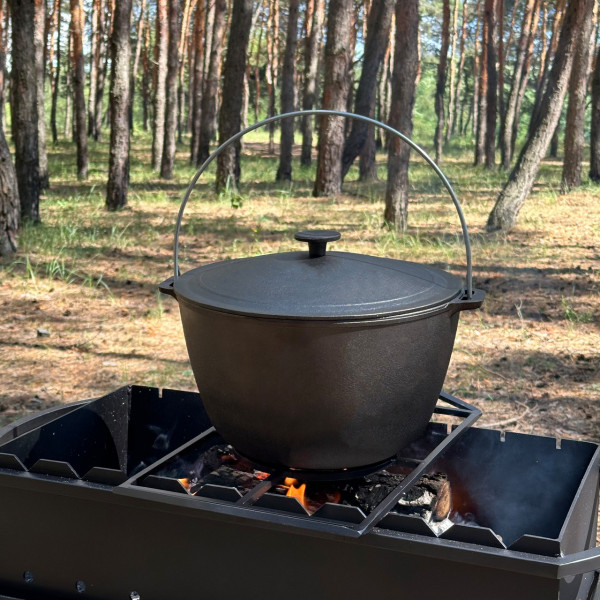 Казан туристичний КТ-08 чавунний з кришкою 8л