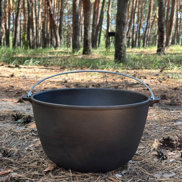 Казан туристичний КТ-08 чавунний з кришкою 8л