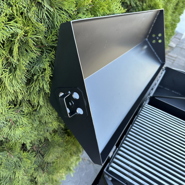 Мангал-барбекю Mzavod Гефест на 15 шампурів 4мм на дровниці